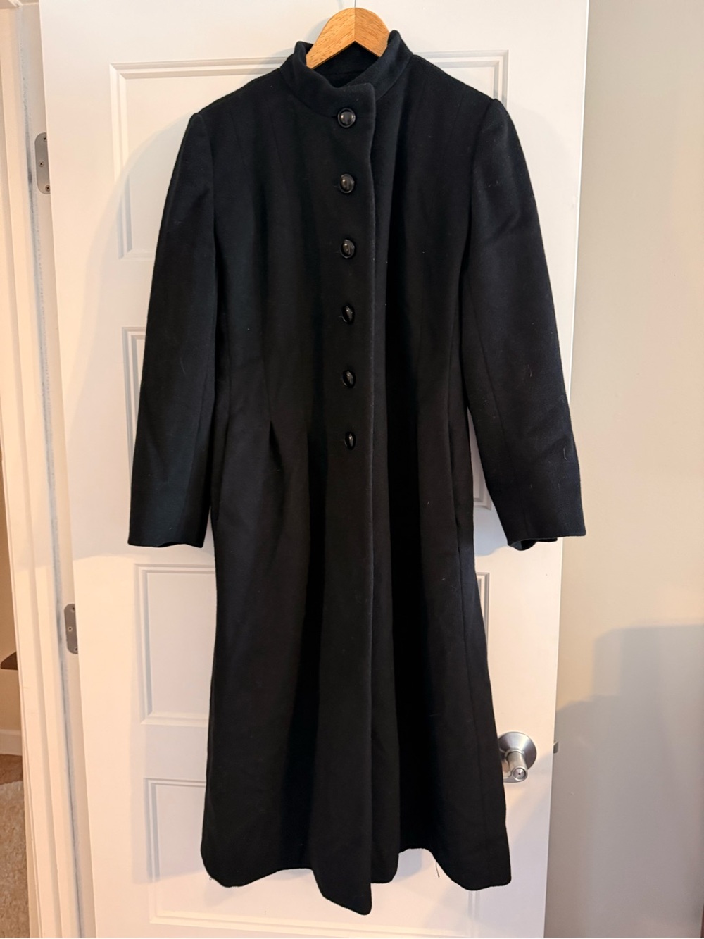 Vintage Harzfelds Women's Long Wool Coat - Classic Button Front